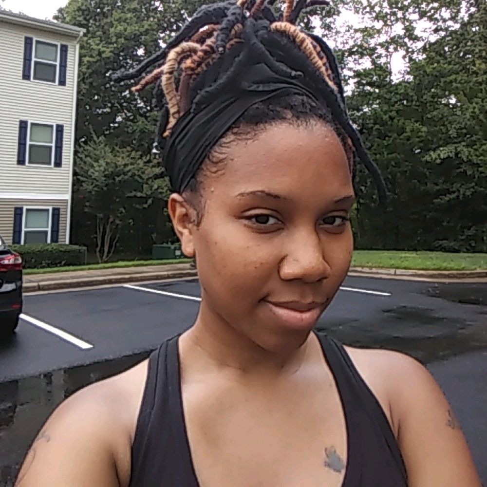 Meet your Posher, Ebony